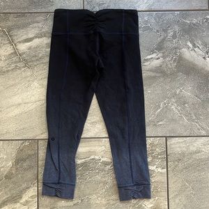 🍋Lululemon Live Natural Ombré Crop size 4 black and cadet blue